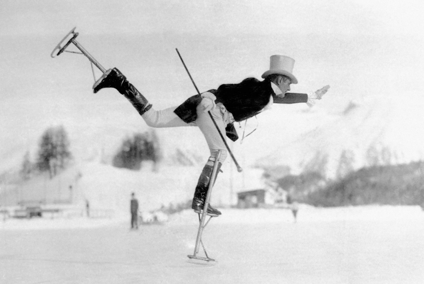 Ice Skating 30 December 1933 Ice-skating acrobatics on stilts in St Moritz TopFoto Switzerland PUBLICATIONxINxAUSxGERxSUIxONLY Copyright: xTopFotox 1038112