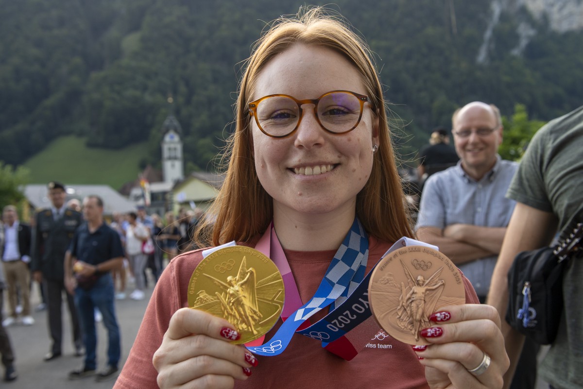 Olympiasiegerin Nina Christen wird offiziell Empfangen sowie geehrt durch den Schweizer Schiesssportverband und die Gemeinde Wolfenschiessen, am Freitag 13. August 2021 in Wolfenschiessen. Die Sportsc ...