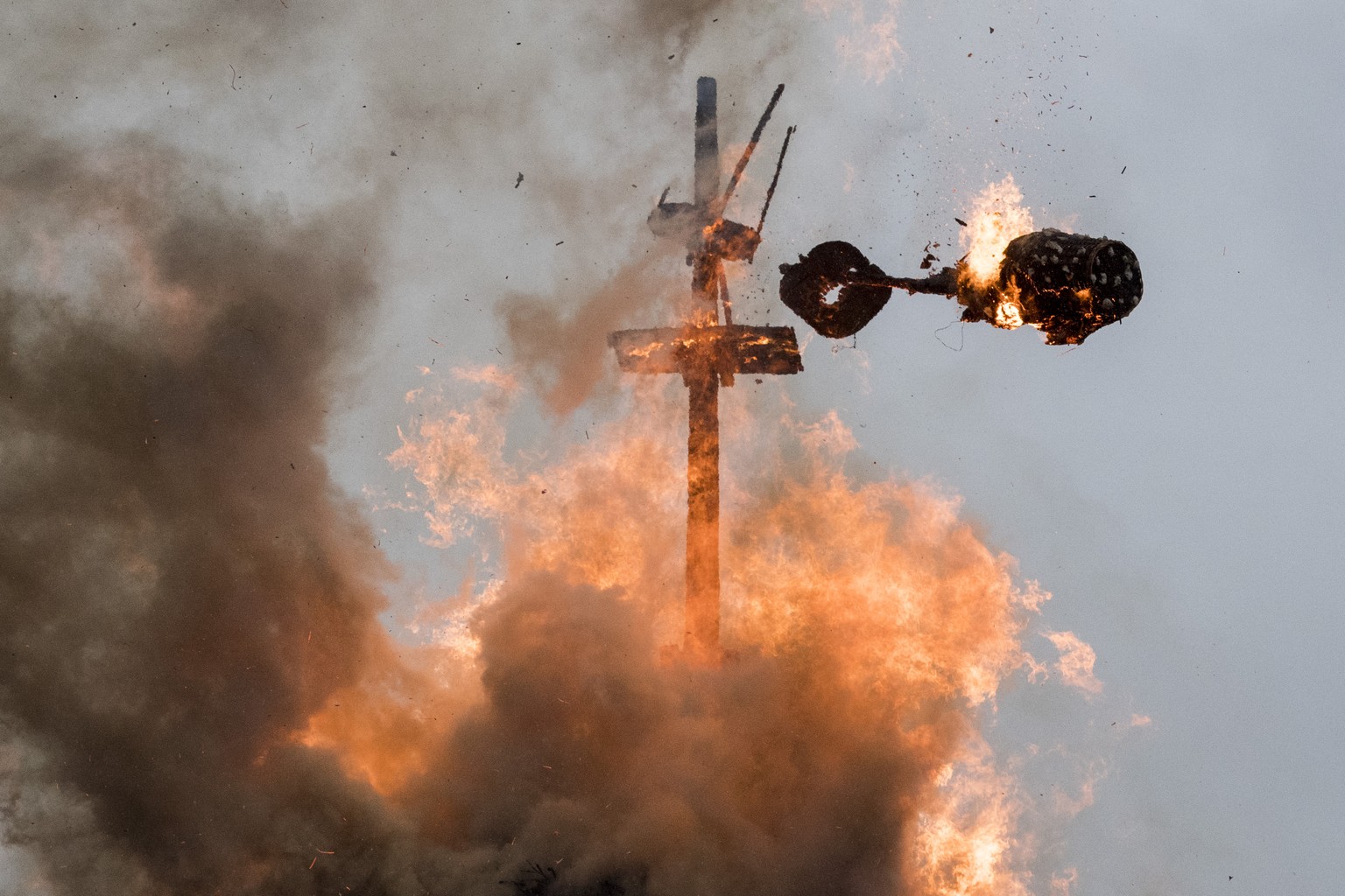 Bäng, bäng – hier fliegt der Kopf des Böögg!