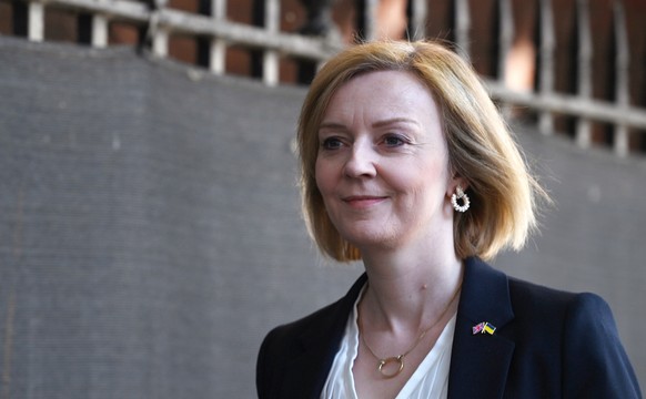 epa10012162 British Secretary of State for Foreign, Commonwealth and Development Affairs Liz Truss departs a Cabinet meeting at 10 Downing Street in London, Britain, 14 June 2022. EPA/ANDY RAIN