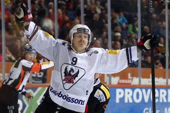 Marcus Soerensen (HCFG) jubelt nach seinem Tor zum 1-2 im fuenften Eishockey Playoff Viertelfinalspiel der National League zwischen dem SC Bern und dem HC Fribourg-Gotteron, am Samstag, 22. Maerz 2025 ...