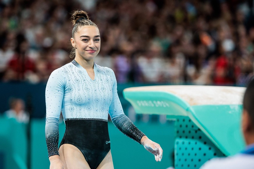 FRA, Paris, Olympischen Spiele Paris 2024, 28.07.2024, Ger�teturnen Damen Qualifikation, Bercy Arena Lena Bickel Schweiz, Startnummer 388 l�chelt gl�cklich nach ihrem Sprung *** FRA, Paris, Olympic Ga ...