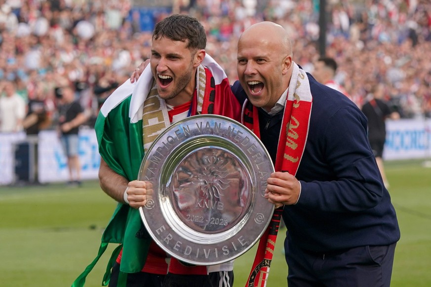 ROTTERDAM, 14-05-2023, Stadium Feijenoord / de Kuip , KNVB Dutch Eredivisie , season 2022 / 2023, Match between Feyenoord and Go Ahead Eagles , Feyenoord forward Santiago Gimenez l and Feyenoord train ...