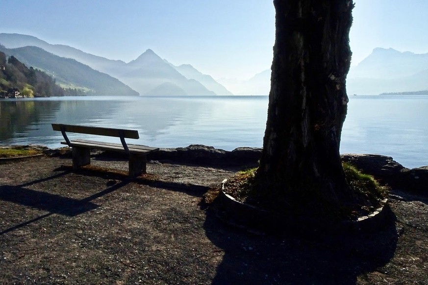 Rauszeit Schönste Aussichtsbänkli der Schweiz Aussichtssitzbank Sitzbank La vie en jaune Ennetbürgen