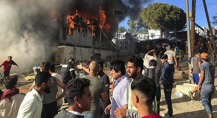 Griechische Regierung verschärft Politik nach Brand in Flüchtlingslager