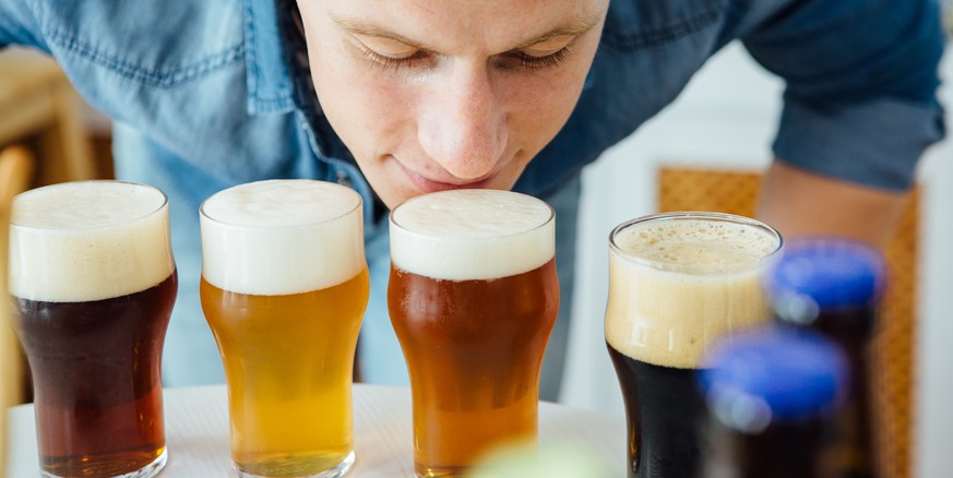 bier sommelier kenner experte riechen craft beer IPA stour porter microbrewery hipster trinken alkohol