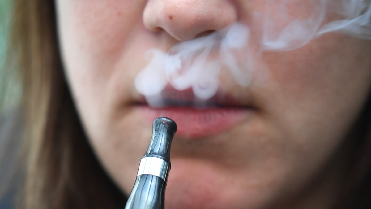 Während den vergangenen drei Wochen zählte die US-Gesundheitsbehörden 153 Verdachtsfälle von Lungenproblemen nach E-Zigarettenkonsum. (Symbolbild)