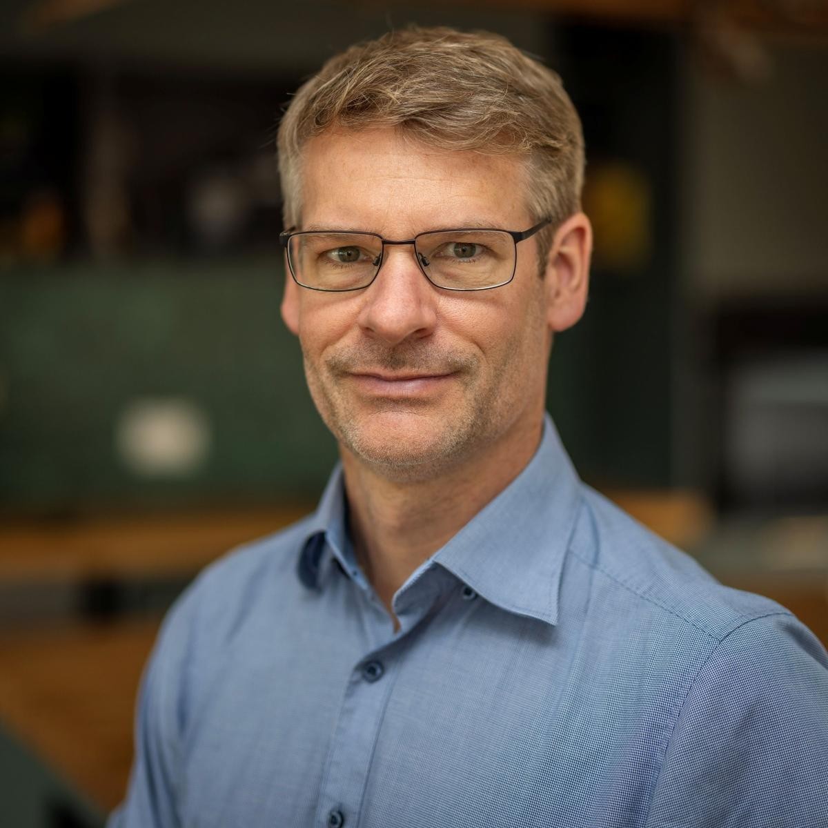 Patrick Braess ist ein sogenannter Professor of Practice. Das heisst, dass er nebst seiner akademischen Tätigkeit an der ETH weiterhin auch bei der praktischen Arbeit am Gleis im Einsatz steht.