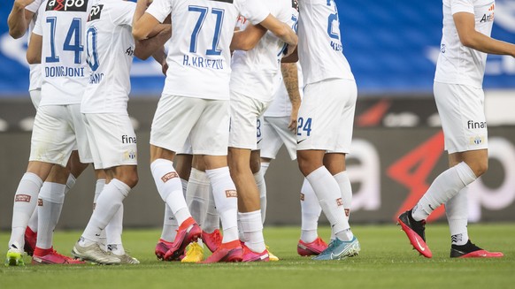 Zuerichs Benjamin Kololli jubelt nach seinem 1:0 Tor im Fussball Meisterschaftsspiel der Super League zwischen dem FC Zuerich und dem Servette FC im Letzigrund, am Samstag, 4. Juli 2020 in Zuerich. (K ...