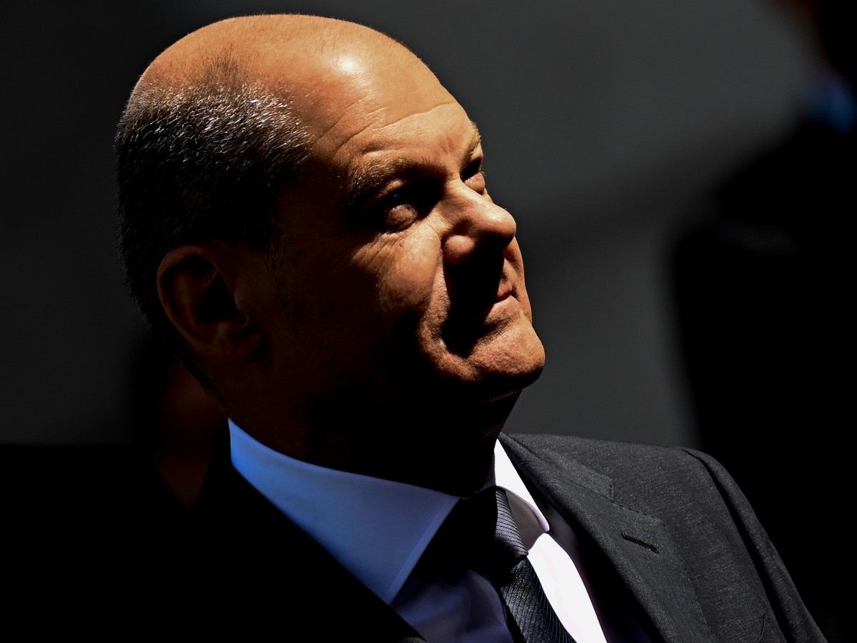 epaselect epa10012194 German Chancellor Olaf Scholz arrives for a press statement prior of meeting of the 'Alliance for Transformation' at the Chancellery in Berlin, Germany, 14 June 2022. T ...