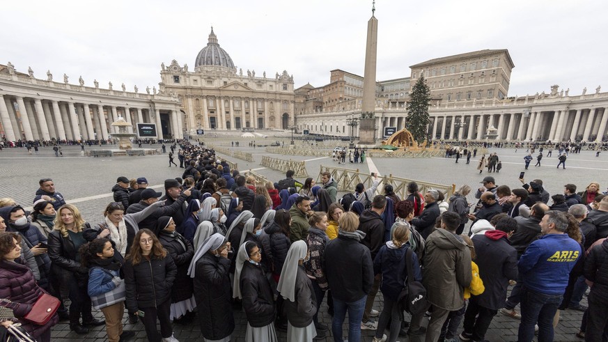 Today thousands of faithful say goodbye to ex-Pope Benedict XVI in St. Peter’s Basilica.  Walrus visit – animal-loving city cancels New Year’s fireworks