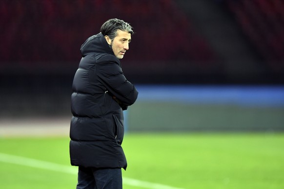 Der Grasshopper Trainer Murat Yakin beim Fussballspiel der Super League Grasshopper Club Zuerich gegen den FC Thun im Stadion Letzigrund in Zuerich am Samstag, 31. Maerz 2018. (KEYSTONE/Walter Bieri)