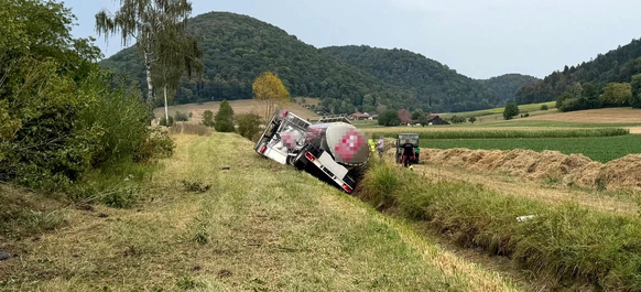 Der umgekippte Milchtankwagen.