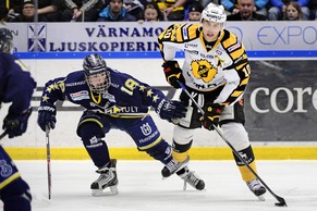 Kevin Fiala (l.) in Action.