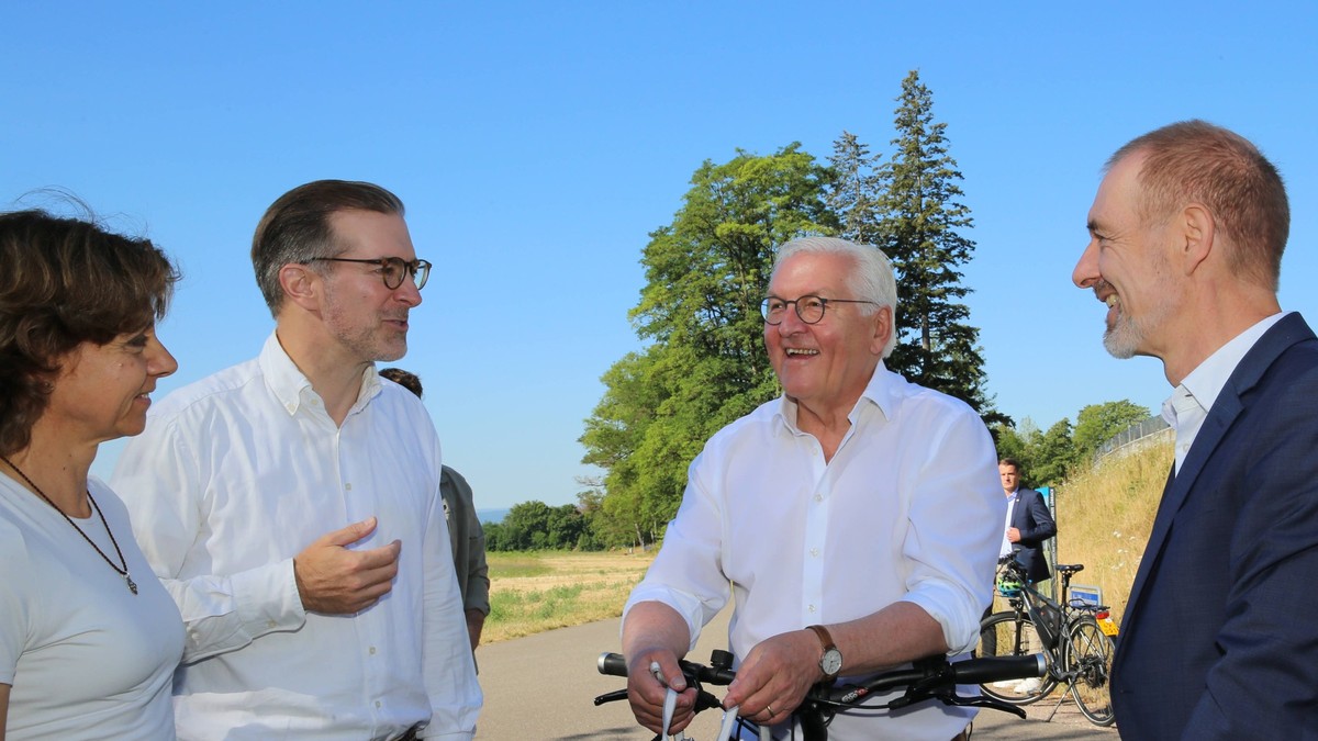 Deutscher-Pr-sident-Steinmeier-erlebt-in-Riehen-BS-das-Dreiland