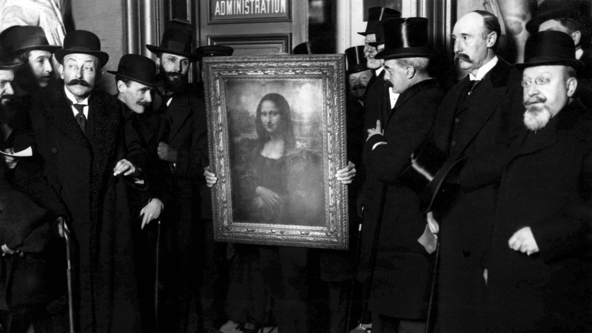 Le tableau de Leonard de Vinci La Joconde Mona Lisa est de retour au musee du Louvre a Paris en 1914 apres avoir ete vole en 1911 par Vincenzo Peruggia --- The painting by Leonardo da Vinci Mona Lisa  ...