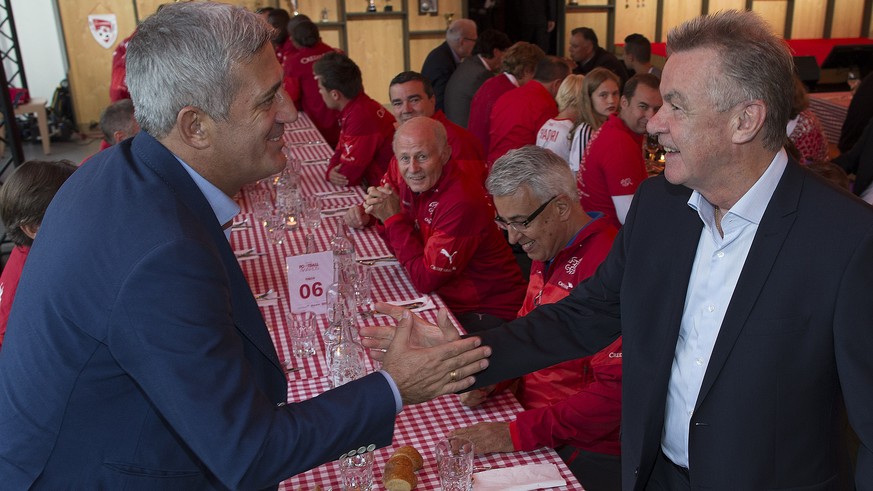 Nati-Trainer Petkovic mit Vorgänger Hitzfeld (rechts).