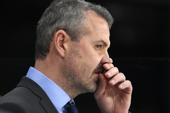 Der Zuercher ZSC Coach Serge Aubin beim Eishockeyspiel der National League ZSC Lions gegen den HC Fribourg-Gotteron im Zuercher Hallenstadion am Sonntag, 23. Dezember 2018. (KEYSTONE/Walter Bieri)