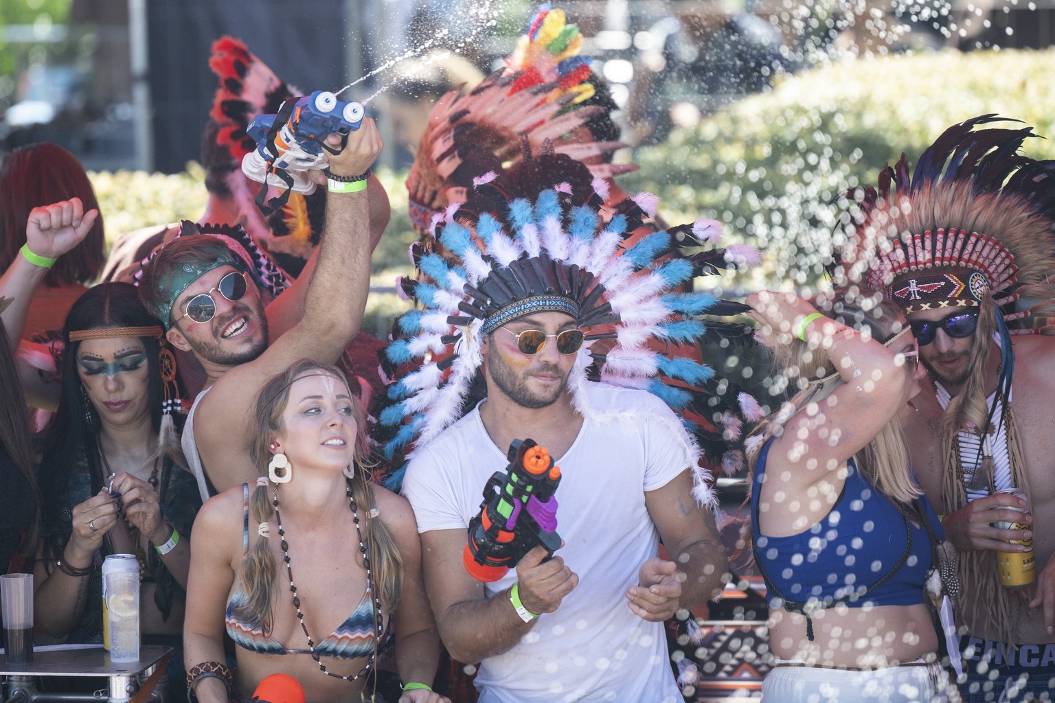 Hundreds of thousands of participants dancing through the streets during the 29th Street Parade in the city center of Zurich, Switzerland, Saturday, August 13, 2022. The annual dance music event Stree ...