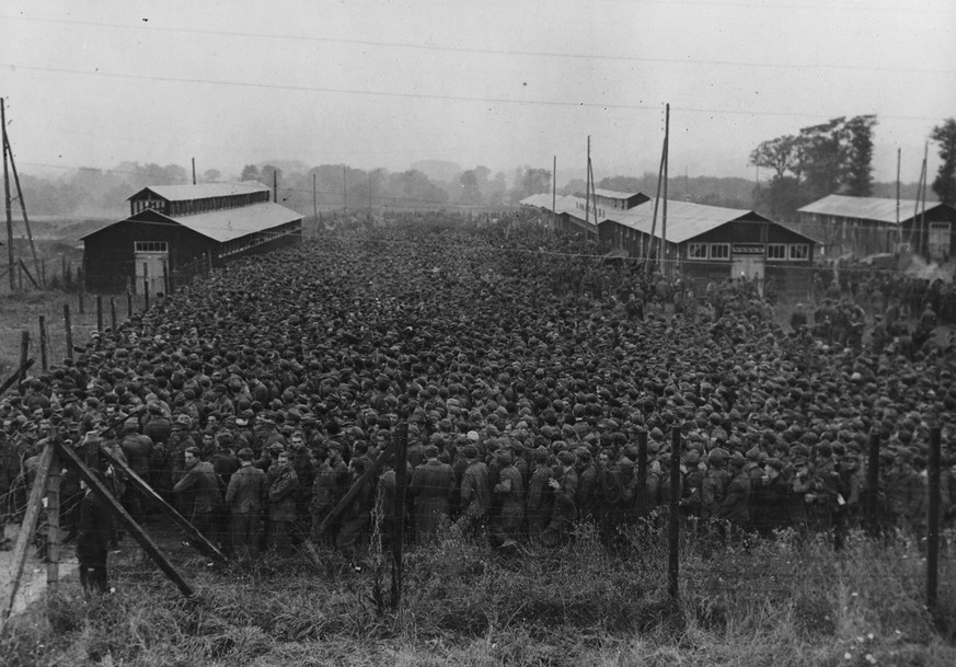 Französisches Internierungslager mit 10'000 deutschen Soldaten.