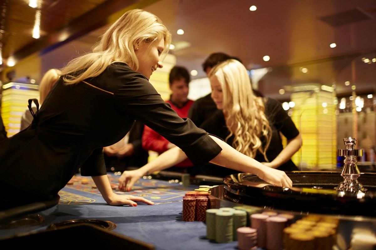 [Staged Picture / Gestellt Aufnahme] People play roulette at the Swiss Casino Zuerich in Zurich, Switzerland, on October 24, 2015. The Swiss Casino Zuerich was opened in 2012 and is the largest casino ...
