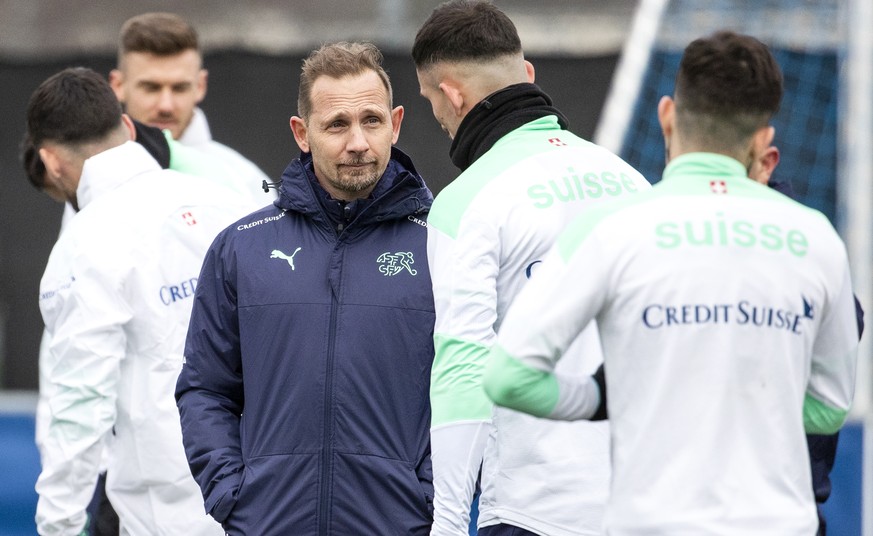 Trainer Mauro Lustrinelli waehrend dem Training der Schweizer U-21 Nationalmannschaft am Montag, 22. Maerz 2021, im GC Campus in Niederhasli. (KEYSTONE/Alexandra Wey)