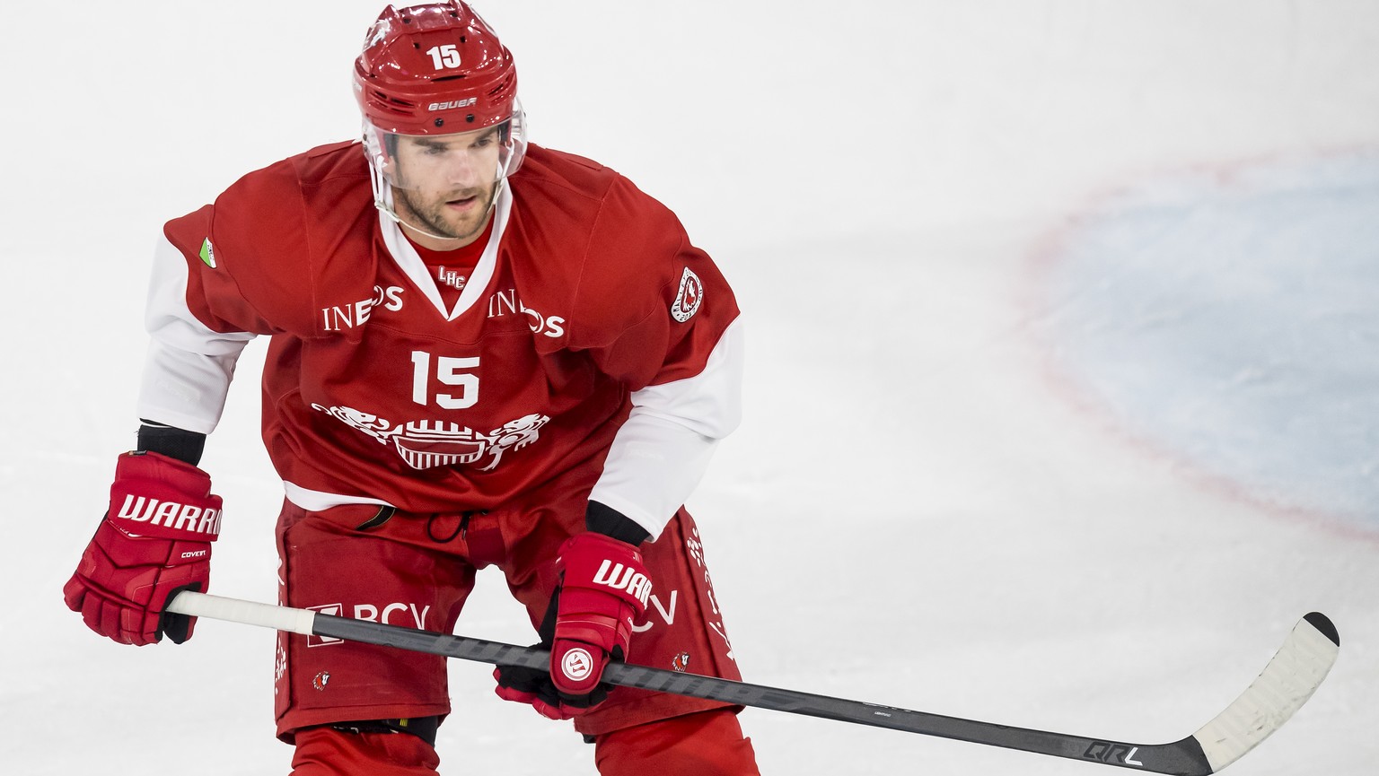 L&#039;attaquant lausannois Dustin Jeffrey, lors de la rencontre du championnat suisse de hockey sur glace de National League entre le Lausanne Hockey Club, LHC, et le HC Fribourg-Gotteron ce vendredi ...