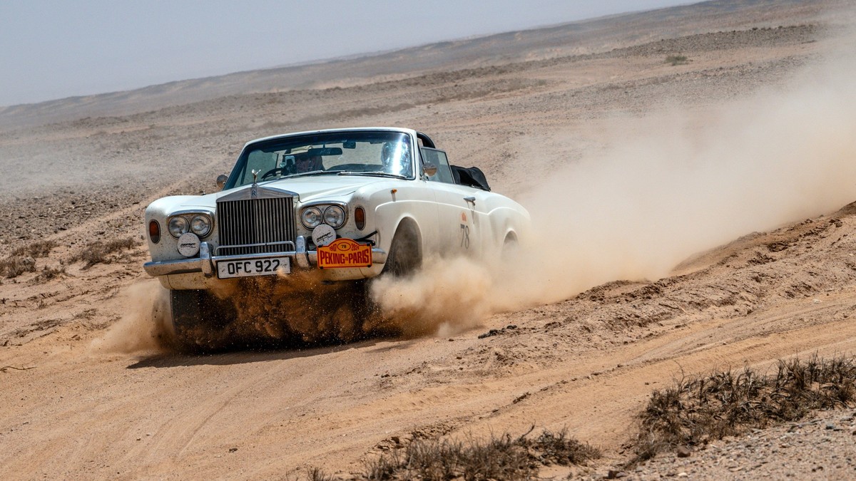 Von-Beijing-nach-Paris-im-Rolls-Royce-Cabrio-Hey-wieso-nicht-
