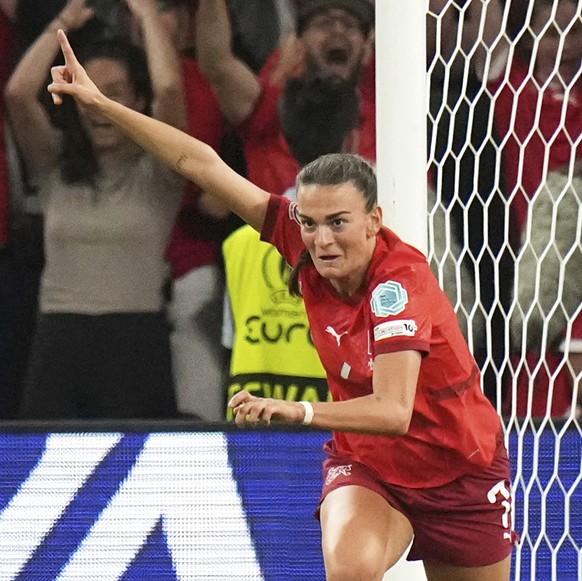 Switzerland&#039;s Riola Xhemaili, left, celebrates after scoring her side&#039;s first goal during the Euro 2025, group A, soccer match between Finland and Switzerland at Stade de Geneve in Geneva, S ...
