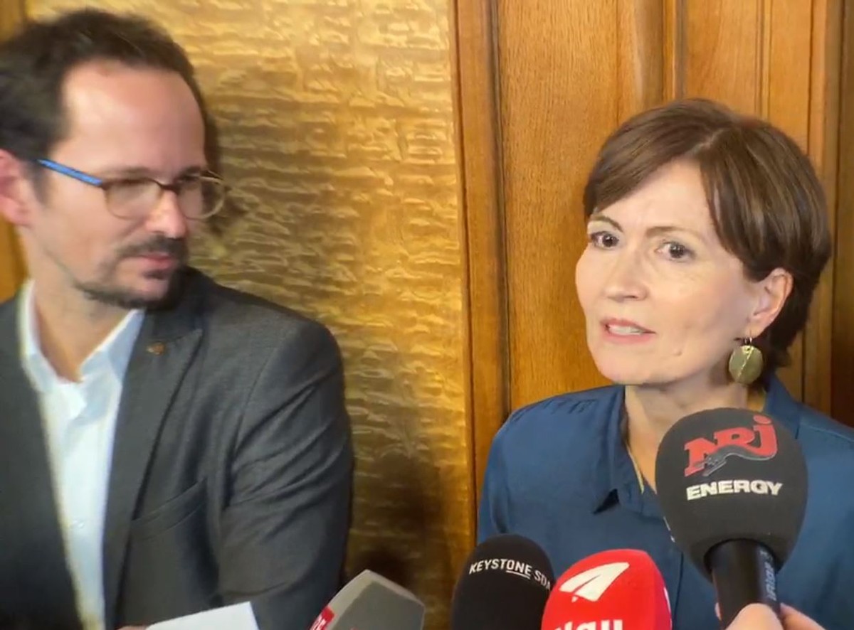 Regula Rytz (r.) und Balthasar Glättli vor den Medien.