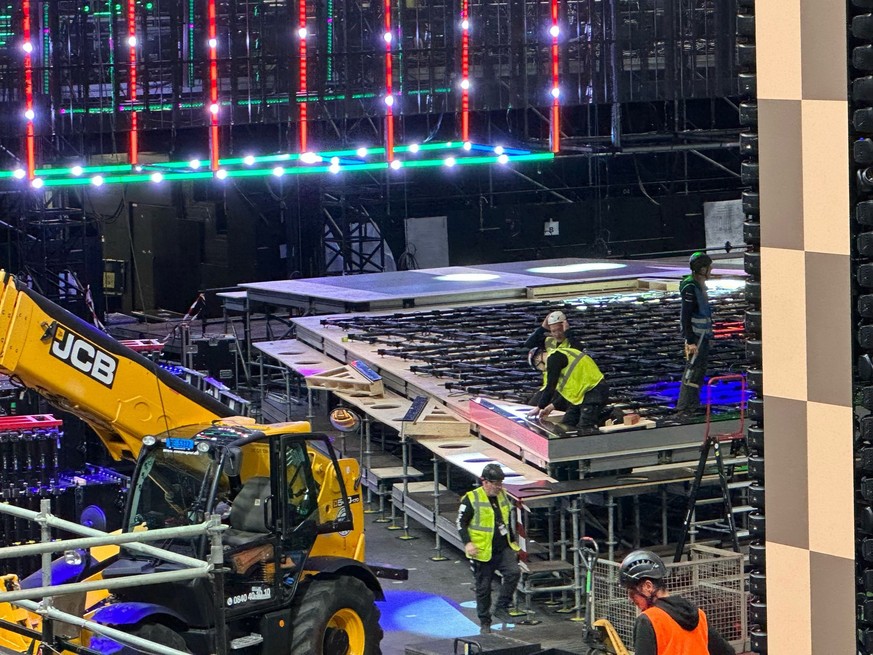 ESC Basel Bühne wird gebaut 17.04.25