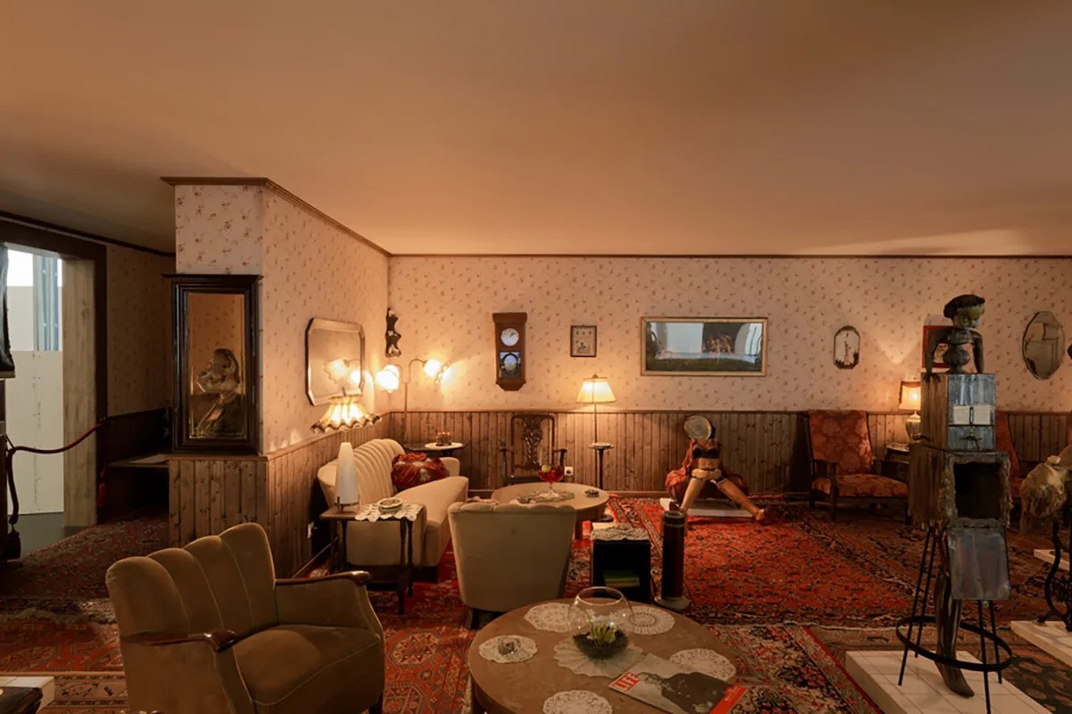 Edward Kienholz’ Roxy’s ist die Inszenierung eines Bordells aus dem Las Vegas der 1940er-Jahre.
https://lesoeuvres.pinaultcollection.com/en/artwork/roxys