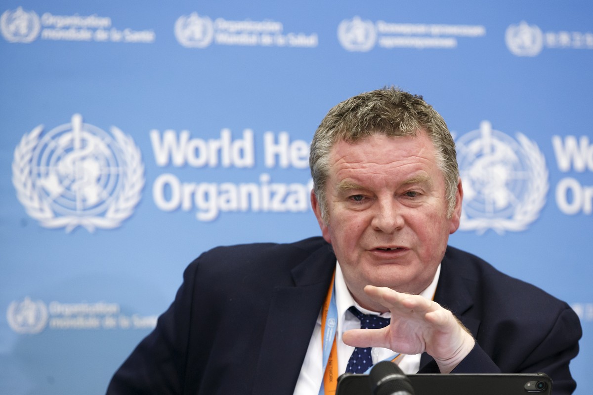 epa08152257 Michael Ryan, Executive Director of WHO's Health Emergencies programme, talks to the media after the he WHO's first Emergency Committee meeting on the novel coronavirus (2019-nCo ...