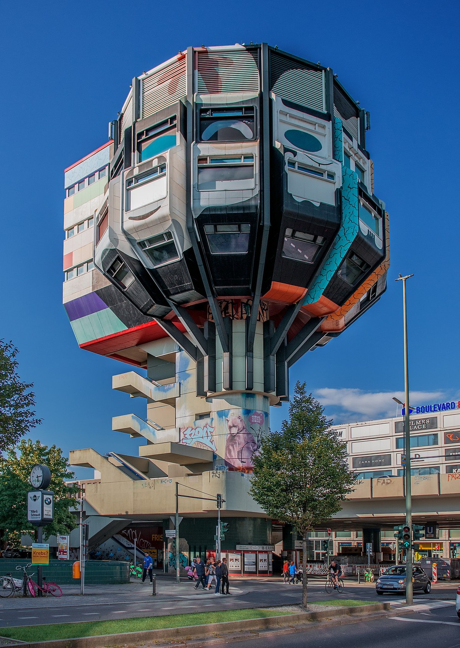 Bierpinsel Berlin Steglitz Architektur Poparchitektur futuristisch brutalismus retro verkauf
https://de.wikipedia.org/wiki/Bierpinsel