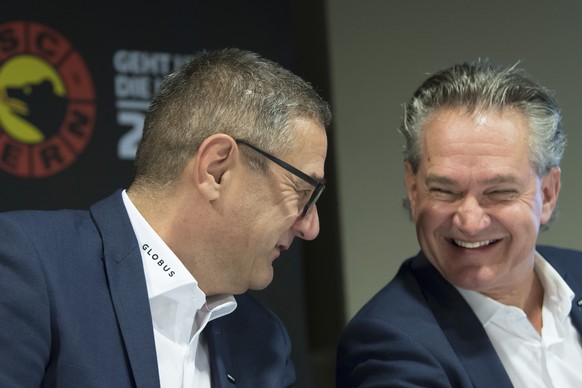 SCB CEO Marc Luethi und COO Rolf Bachmann, von rechts, praesentieren die Bilanz der SCB-Eishockey AG der vergangenen Saison am Mittwoch, 5. September 2018, in der PostFinance Arena in Bern. (KEYSTONE/ ...