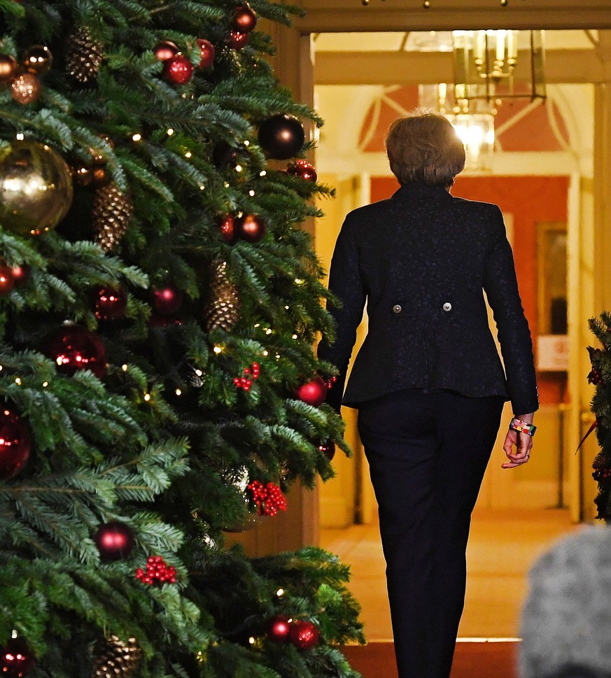 Theresa May übersteht Misstrauensvotum – nun sucht sie Hilfe in Brüssel