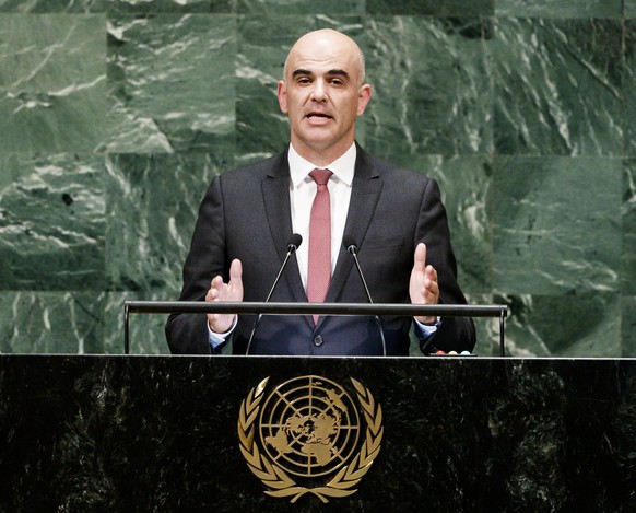 epa07047120 Swiss President Alain Berset addresses the General Debate of the General Assembly of the United Nations at United Nations Headquarters in New York, New York, USA, 25 September 2018. The Ge ...