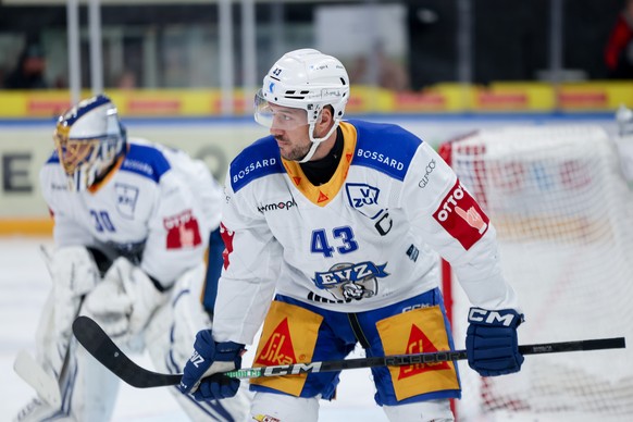 Jan Kovar (EVZ) beim Bully waehrend dem Rueckspiel der Play Ins der National League zwischen den SC Rapperswil Jona Lakers und dem EV Zug, am Samstag, den 14. Maerz 2026, im Lido in Rapperswil. (KEYST ...