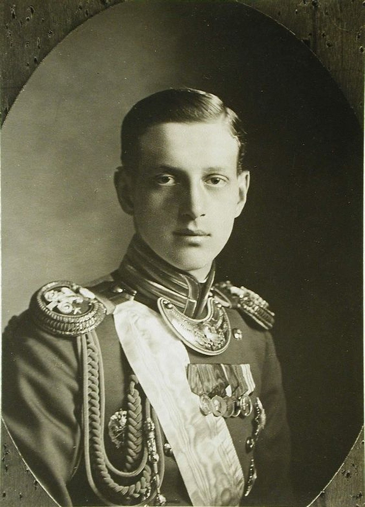 Jussupows Mitverschwörer: Grossfürst Dimitri Pawlowitsch war ein bekannter Schürzenjäger; unter seinen Affären war unter anderem Coco Chanel. Seine Beziehung zu Jussupow sorgte 1912/13 für Aufsehen.