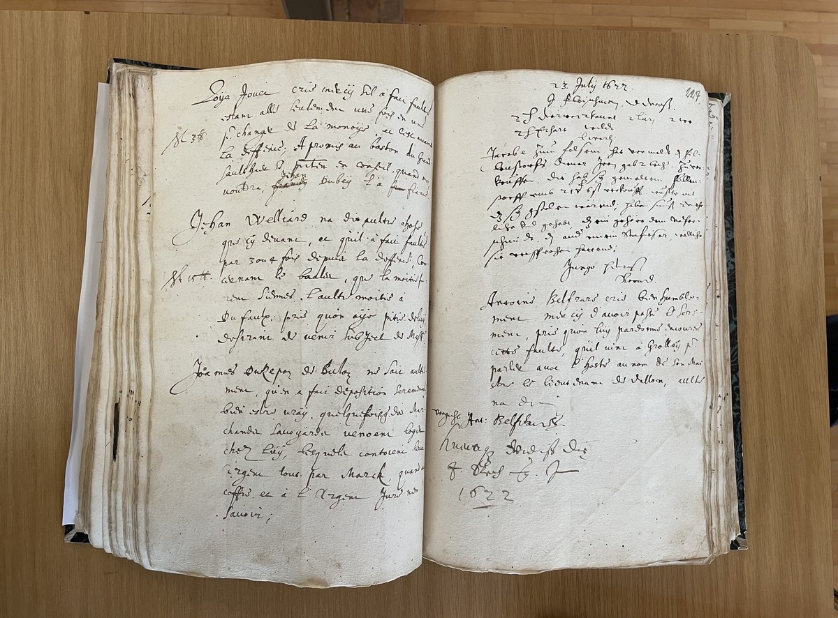 Archives des procès-verbaux de Fribourg.