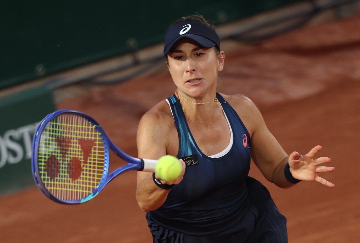 epa13003412 Belinda Bencic of Switzerland in action during her Women's 3rd round match against Peyton Stearns of the United States at the French Open Grand Slam tennis tournament at Roland Garros ...