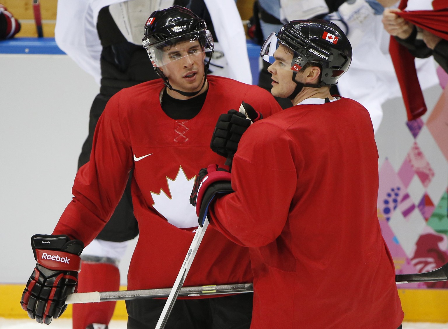 Sidney Crosby (l.) ist einer von 148 NHL-Stars bei Olympia.