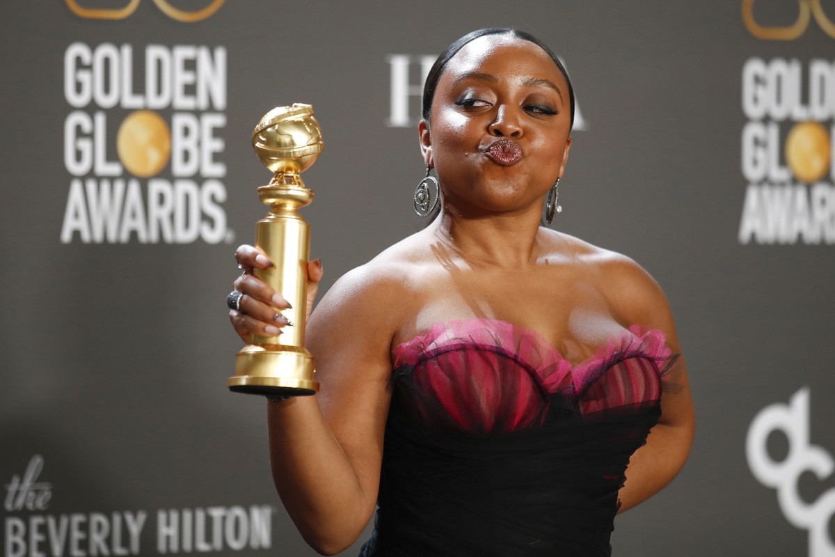 epa10399289 US writer and actor Quinta Brunson poses with the award for Best Performance by an Actress in a Musical or Comedy Television Series in the press room during the 80th annual Golden Globe Aw ...