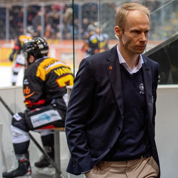 Berns Trainer Johan Lundskog nach dem Eishockey Qualifikationsspiel der National League zwischen dem SC Bern und Lausanne HC, am Montag, 14. Maerz 2022, in der PostFinance Arena in Bern. (KEYSTONE/Dan ...