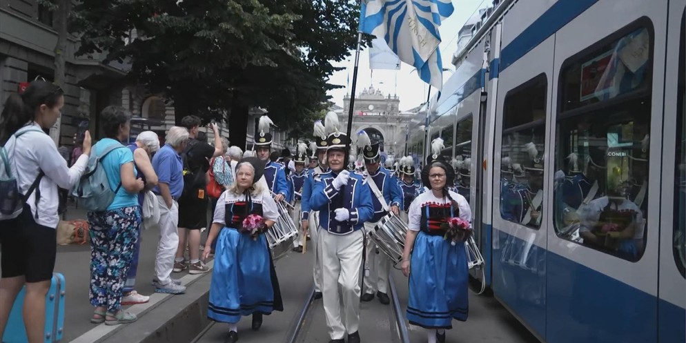 Das Trachtenfest wurde bereits mit einem Umzug durch die Stadt eröffnet.