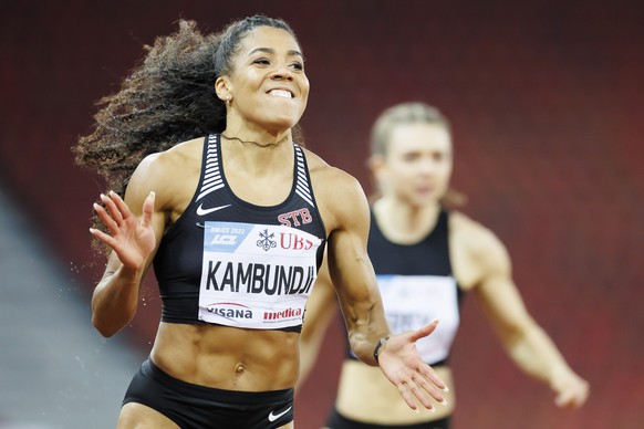 Mujinga Kambundji gewinnt beim 100 Meter Frauen Final bei den Leichtathletik Schweizer Meisterschaften 2022, am Freitag, 24. Juni 2022 in Zuerich. (KEYSTONE/Michael Buholzer)