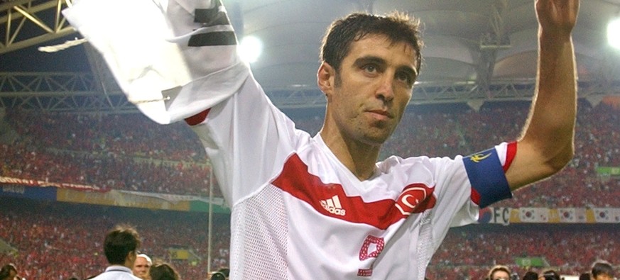 Warum der türkische Fussballkönig Hakan Sükür jetzt im Exil in einem Café arbeitet