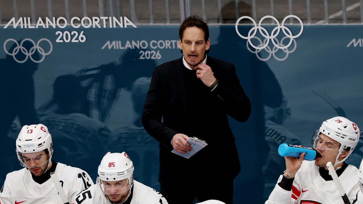 epa12755009 Switzerland ́s head coach Patrick Fischer during the Men's Ice Hockey quarterfinal match between Finland and Switzerland at the Milano Cortina 2026 Winter Olympic Games in Milano, Ita ...