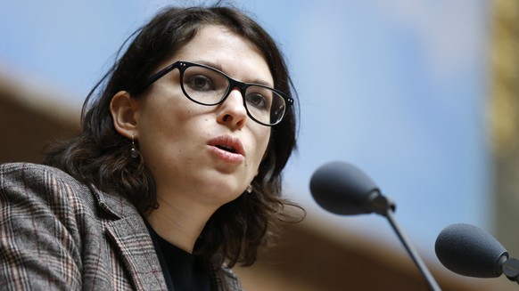 Mattea Meyer (SP-ZH) spricht waehrend einer Debatte im Nationalrat waehrend der Fruehlingssession der Eidgenoessischen Raete, am Dienstag, 15. Maerz 2016 in Bern. (KEYSTONE/Peter Klaunzer)