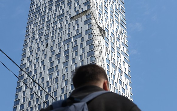 epa12931509 A damaged apartment building following a Ukrainian drone strike in Moscow, Russia, 04 May 2026. Moscow Mayor Sergei Sobyanin said a Ukrainian drone fell into an apartment building in Mosco ...
